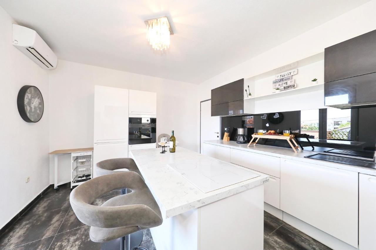 Apartman Nika Sa Jacuzzijem Ζαντάρ Εξωτερικό φωτογραφία